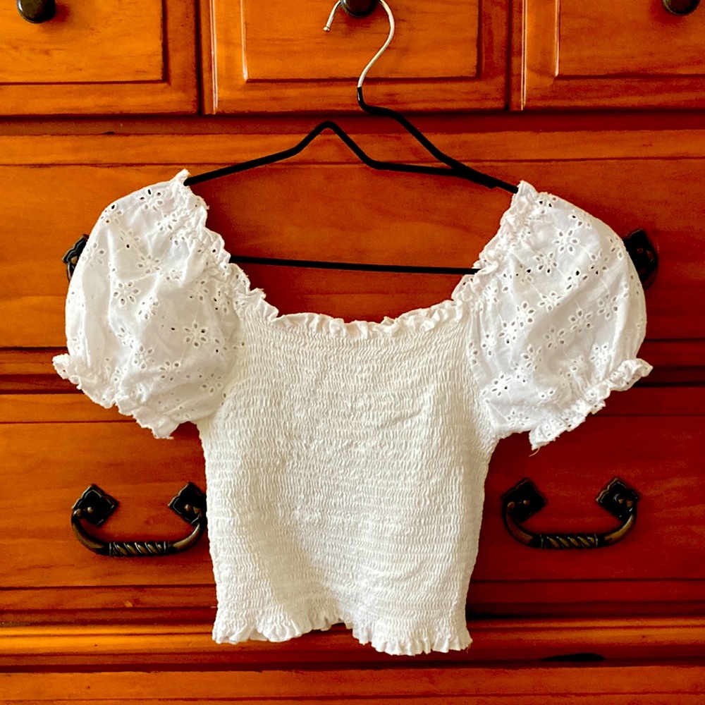 White Puff Sleeve Crop Top M